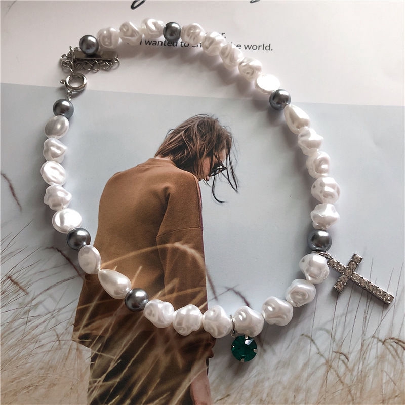 Dây chuyền mặt hình thánh giá đính ngọc trai đẹp mắt