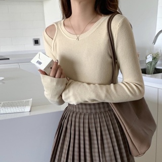 Áo len cut out