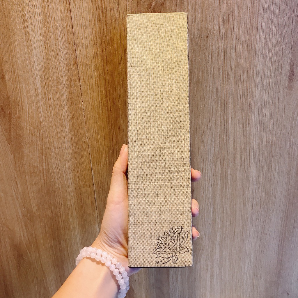 Hộp gấm đựng dây chuyền chuỗi dây đeo cổ sang trọng 24x6x3.8cm