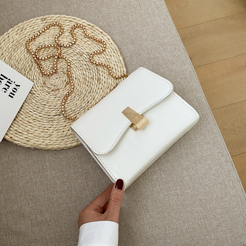 Túi đeo chéo IELGY dây chuỗi mắc xích thời trang dành cho nữ