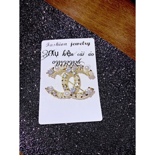 phụ kiện cài áo
