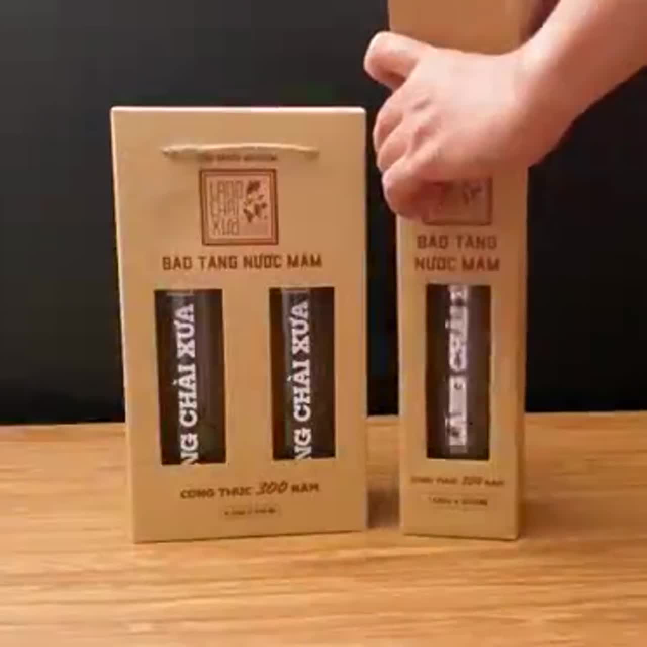 [ Hàng nhập khẩu ] Bình rót một chạm CAO CẤP One Touch Open Làng chài xưa 500ml đựng nước mắm, dầu ăn (thuỷ tinh) | BigBuy360 - bigbuy360.vn