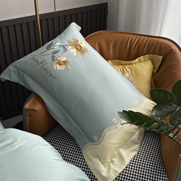 Bộ chăn ga gối lụa 60s Lidaco thêu hoạ tiết hoa hướng dương cao cấp