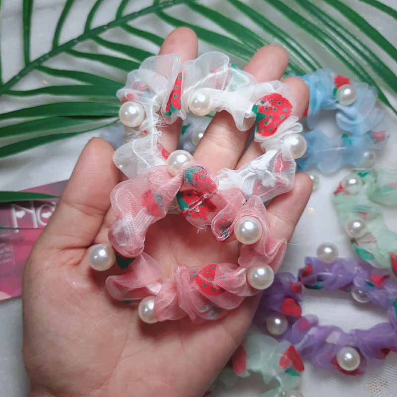 [HÀNG LOẠI 1] Cột tóc scrunchies nhí voan trái dâu hạt ngọc trai nhân tạo thay kẹp tóc tóc ngắn tóc dài