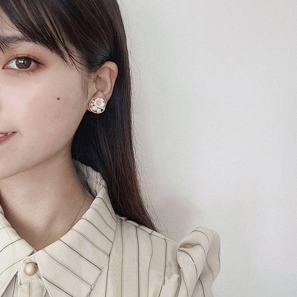 Bông Tai VANES1 Bằng Đồng Phong Cách Retro Hàn Quốc Thời Trang Cho Nữ