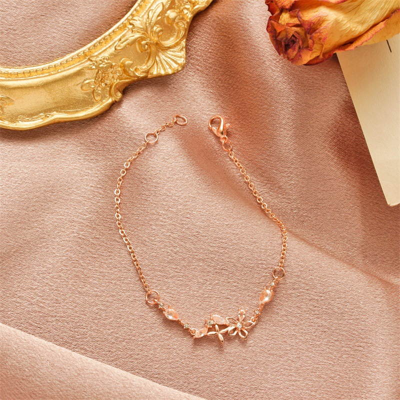 Vòng tay hoa và bướm phong cách Hàn Quốc cho nữ