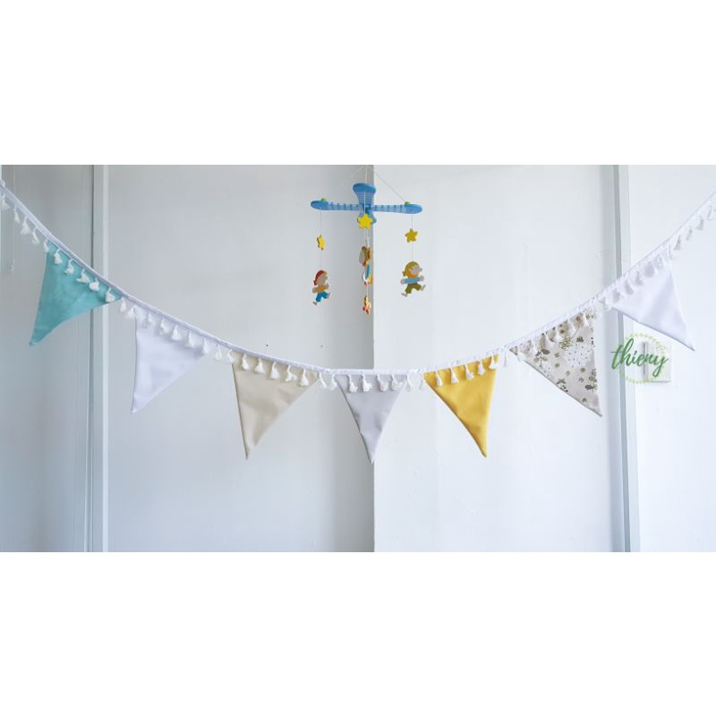 Dây cờ tam giác vải màu xanh ngọc vàng hoa viền tua rua, phong cách Scandinavi, Dây cờ trang trí Decor Sinh nhật