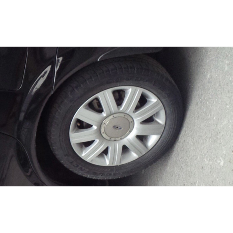 Ốp la zăng, chụp lazang, biểu tượng bánh xe Ford Laser