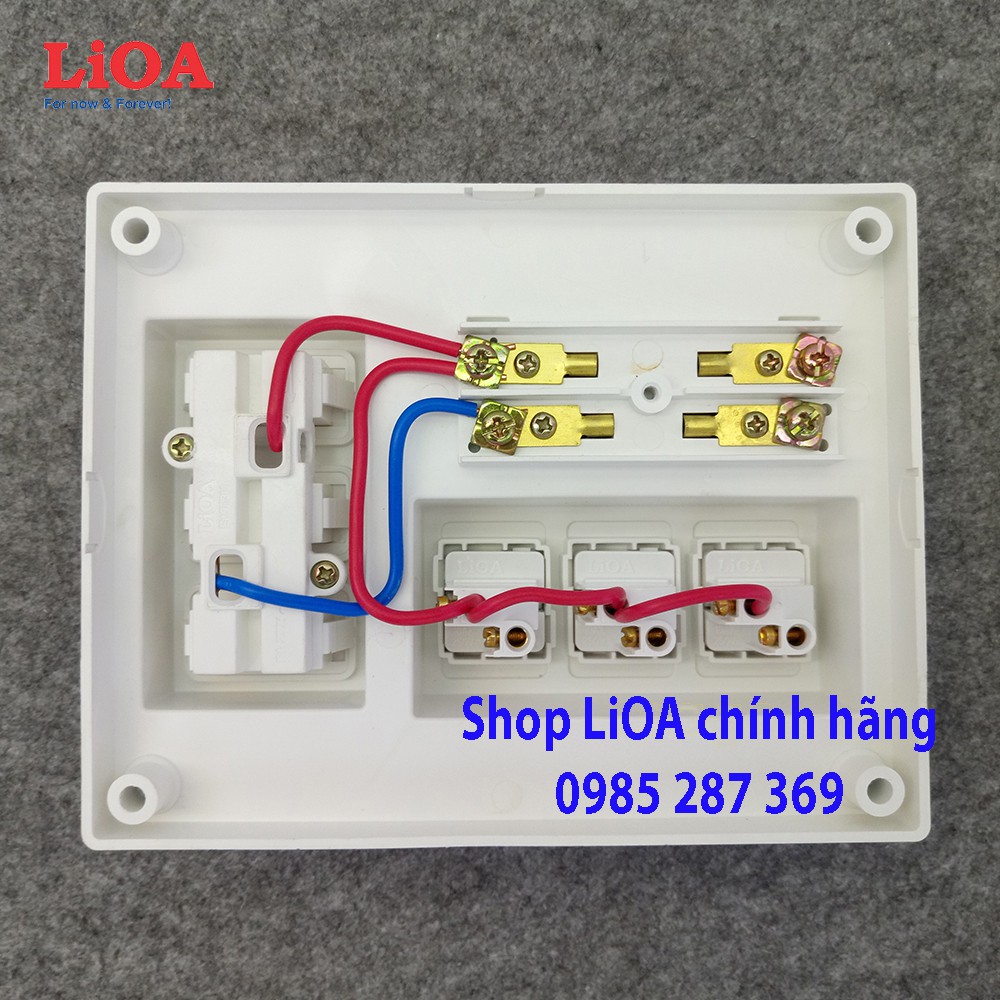 Bảng Điện Nổi LiOA 15A Có 3 Ổ Cắm + 2/3 Công Tắc