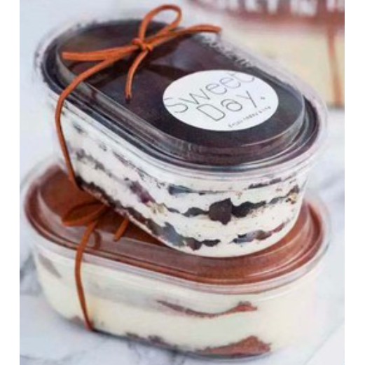 HỘP NHỰA ĐỰNG BÁNH MOUSSE TIRAMISU OVAL 450G