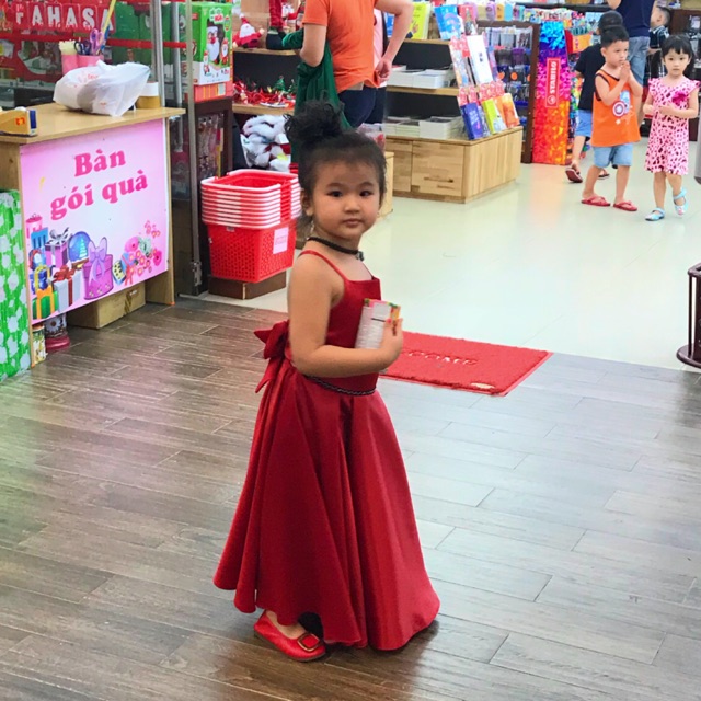Đầm công chúa bé gái