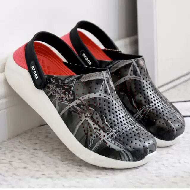 dép cross quai ngang họa tiết ràn ri lót hồng SHINCR8001 tặng thêm 12 sticker cross