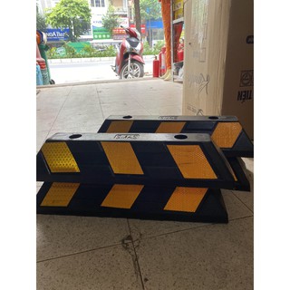CỤC CHẶN BÁNH XE CAO SU-cao su chèn lốp
