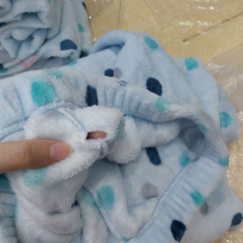 Quần áo lỗi 10k không đổi trả