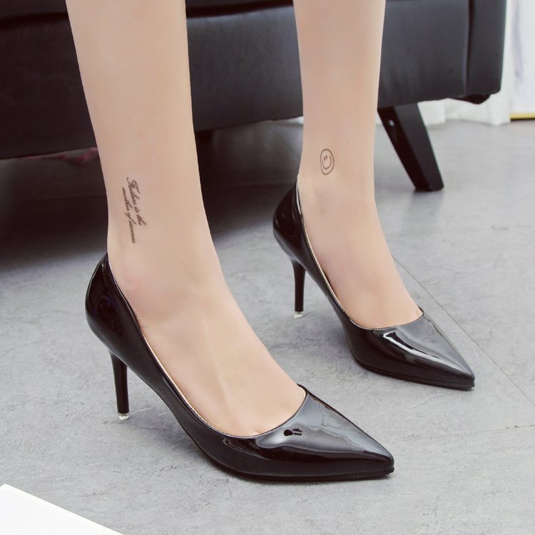 Giày gót nhọn da bóng đen công sỡ M011