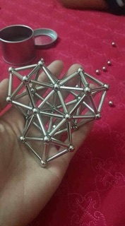 Bộ bi và thanh nam châm xếp hình