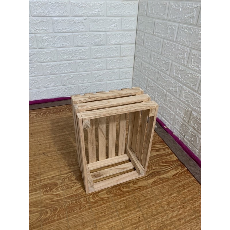 thùng pallet size S . 34 x 25 , sâu 14cm , gỗ tự nhiên