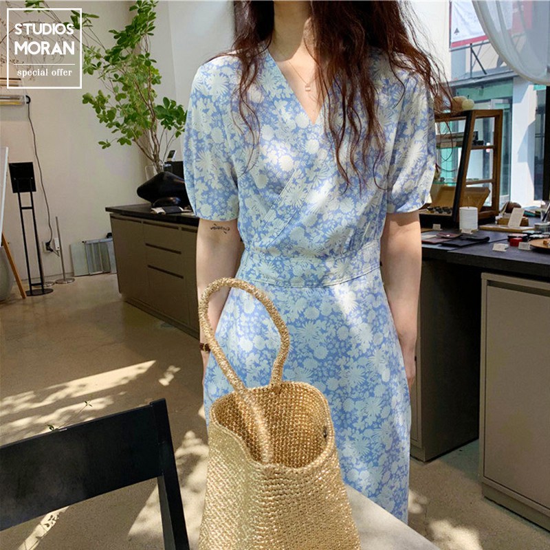 Váy MORAN hoa xanh tươi mát nhẹ nhàng cổ V thắt nơ eo vintage Hàn Quốc điệu đà