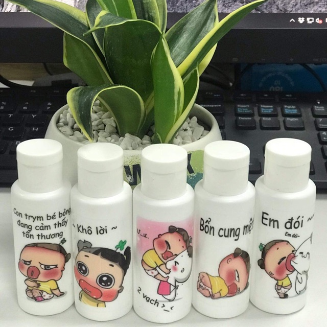 Gel rửa tay khô lọ 60ml Quỳnh Aka dễ thương