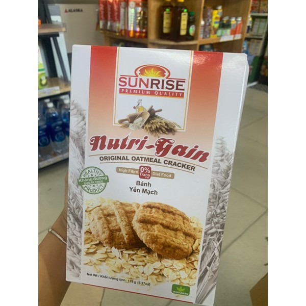 Bánh yến mạch SUNRISE hộp 178g
