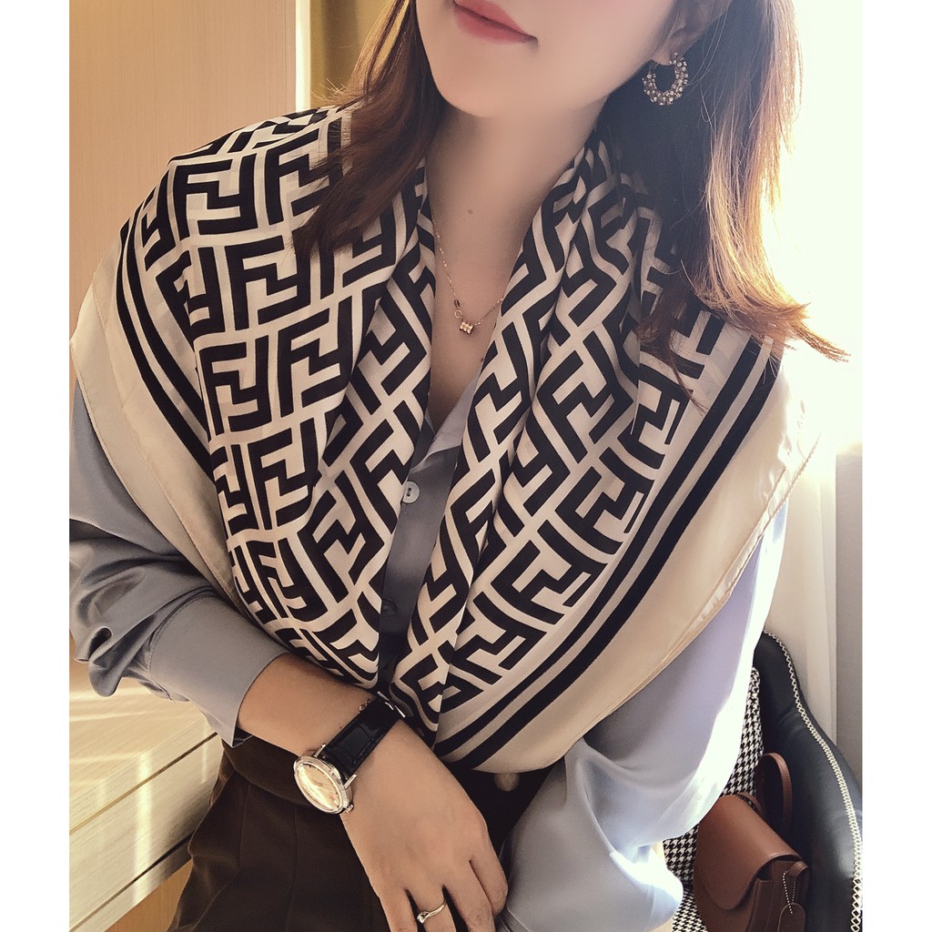 Khăn Choàng Vuông In Hình Mona Lisa Thời Trang Cho Nữ