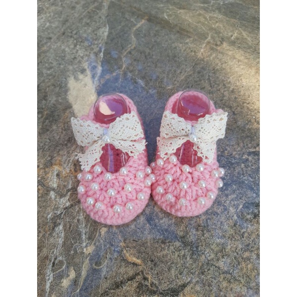 Set giày hồng và mũ len hồng thủ công cho bé gái từ sơ sinh
