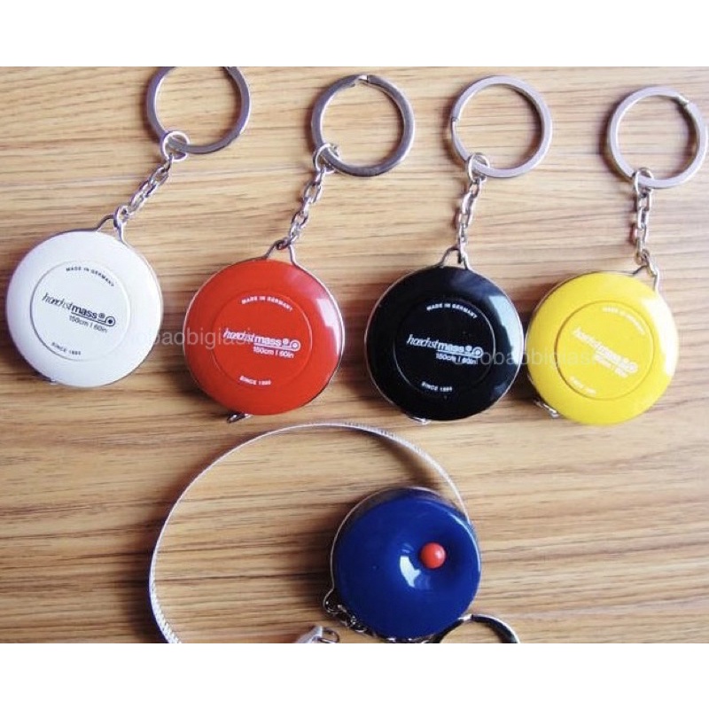 1 cái thước cuộn Hoechstmass xuất xứ Đức có móc khoá, có nút bấm thu dây dài 150cm 60in (Sp y hình)