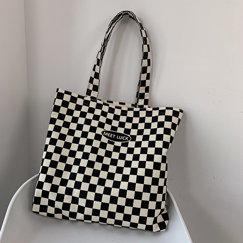 Túi tote vải họa tiết CARO có khóa zip kéo