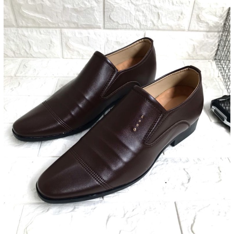 Giày công sở nam tăng chiều cao 6-7cm, da mềm, kiểu dáng đẹp, màu đen và nâu, đế khâu sẳn rất chắc chắn