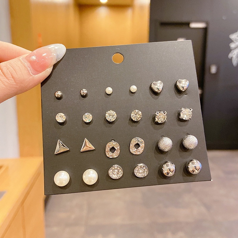 Khuyên Tai Nhỏ Và Đơn Giản Ngọt Ngào Thời Trang Hàn Quốc