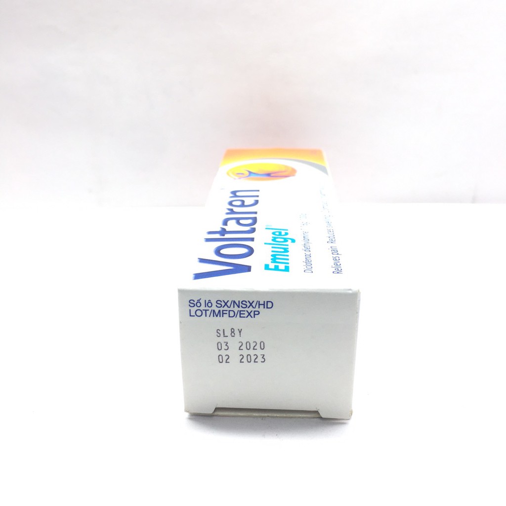 Dầu nóng đau xương khớp Voltaren 20g