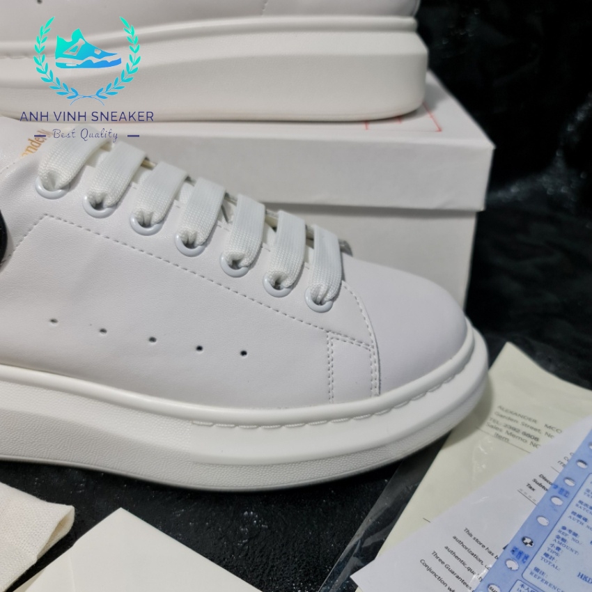 Giày mcqueen nam nữ alexander mc queen trắng gót đen nhung da bò đế cao su tăng chiểu cao