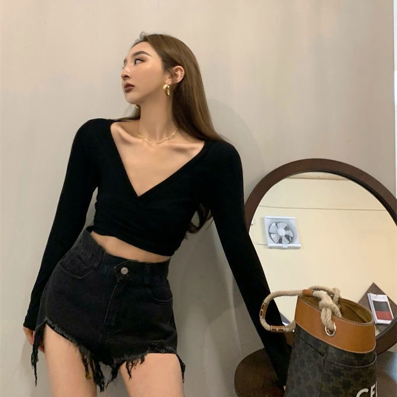 Áo Kiểu Tay Dài Cổ Chữ V Khoét Sâu Phong Cách Quyến Rũ