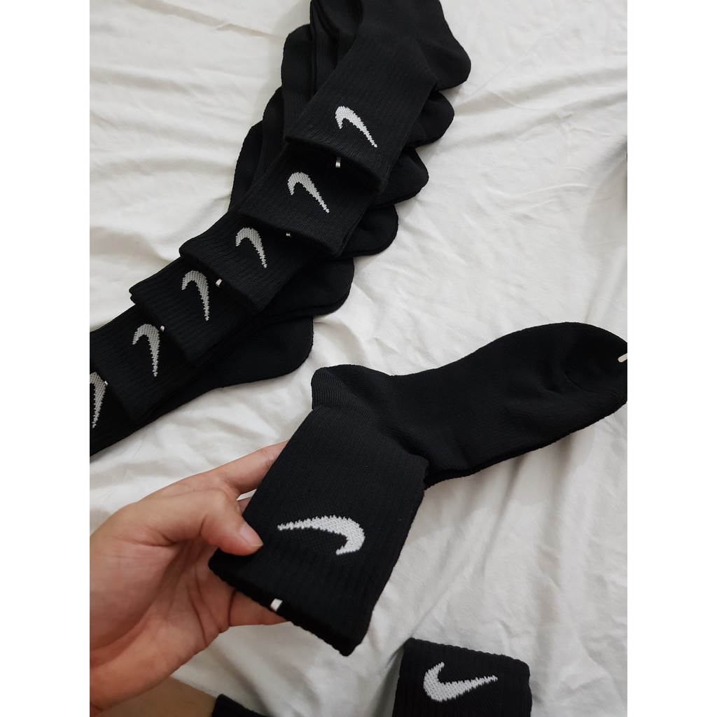 Tất thể thao Nike cao cổ màu Đen  - Free ship + Quà tặng Loved socks by TatsTats.vn