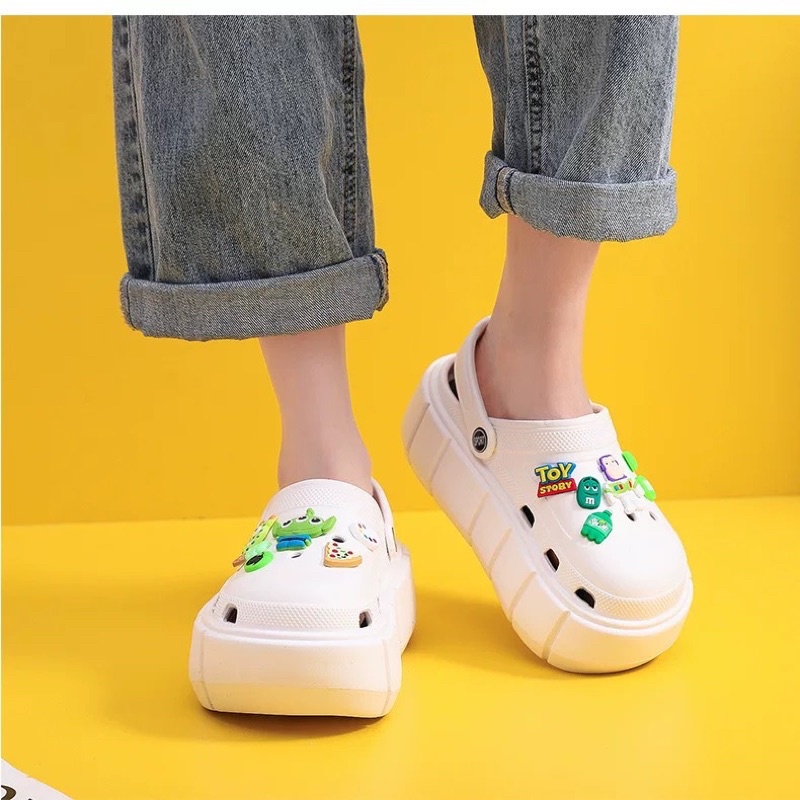 (Xanh/Trắng/Đen- kèm quà) Dép sục Crocs đế bánh mì cao 6cm phiên bản đặc biệt hình Toy Story sandal phong cách ulzzang