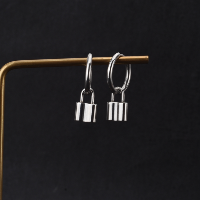 Khuyên tai mặt hình ổ khóa độc đáo cá tính thời trang