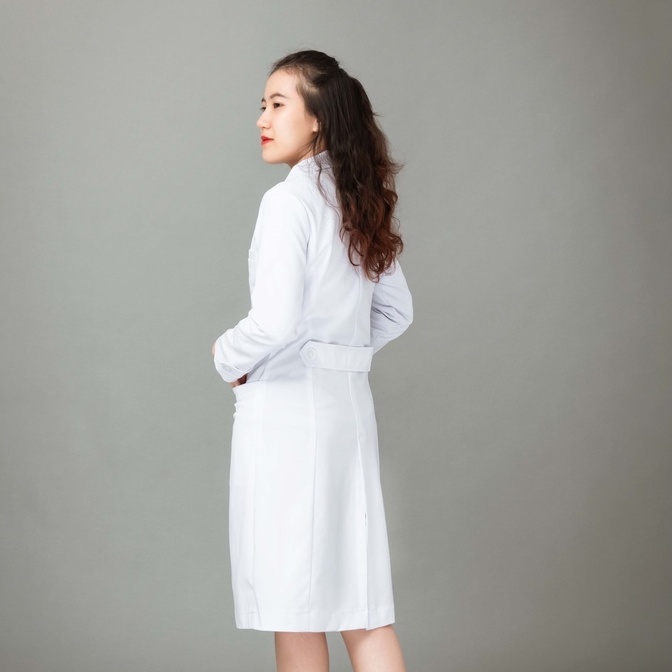 Áo Blouse Nữ Cơ Bản Tay Dài Cao Cấp - Đồng Phục Bác Sĩ, Dược Sĩ - SOPHIE Maison de Santé