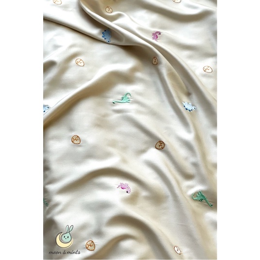 Chăn hè thêu họa tiết cho bé Moon&Mints, chất liệu lụa tencel cao cấp