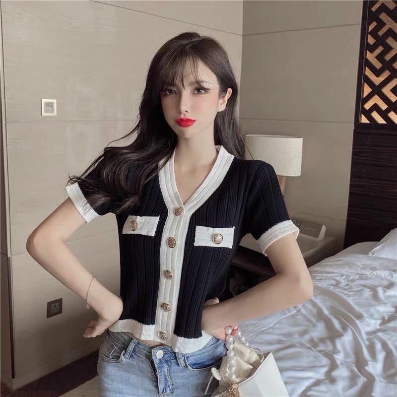 Áo thun gân cổ V viền nút sang chảnh alohashop91