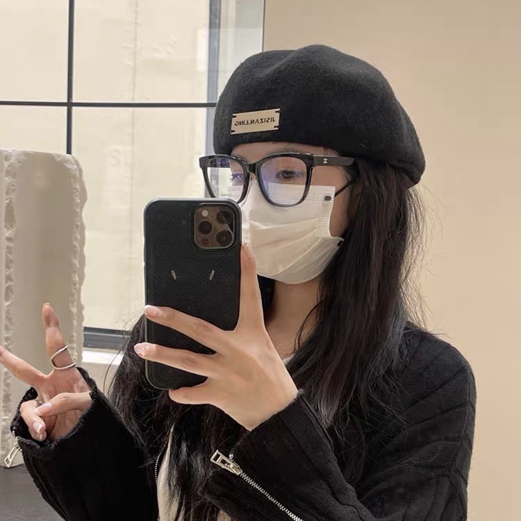 Mũ nồi MG STUDIO len đính miếng kim loại trang trí