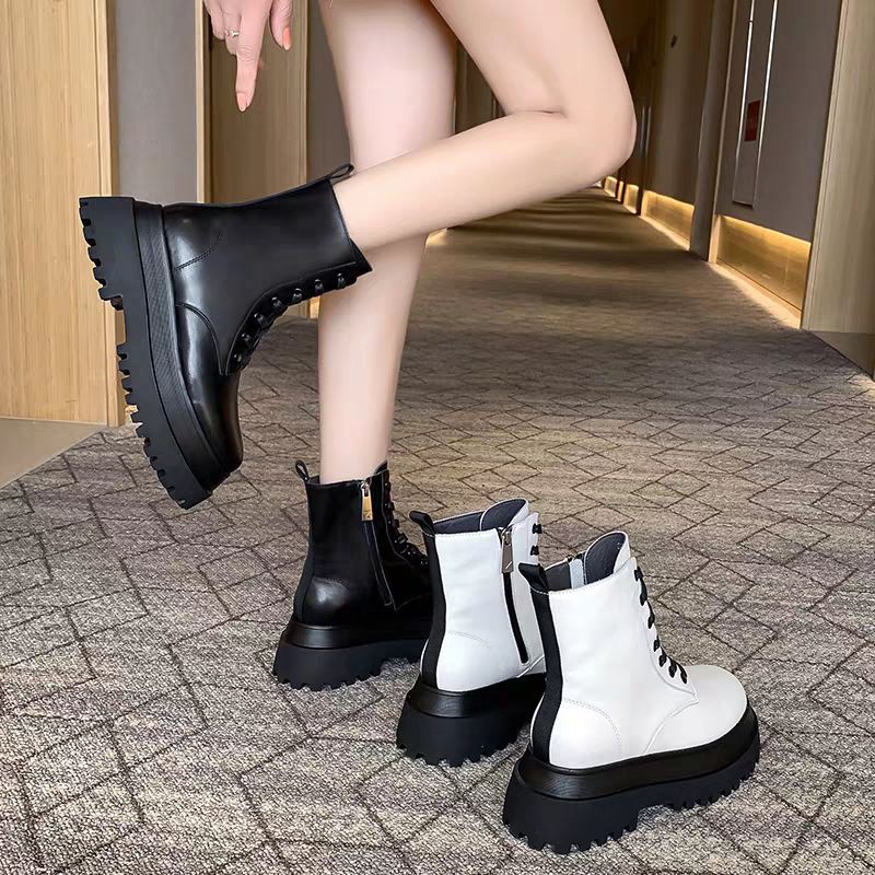 Mẫu Boots quốc dân chưa bao giờ hết hot,cực dễ đi, dễ phối đồ