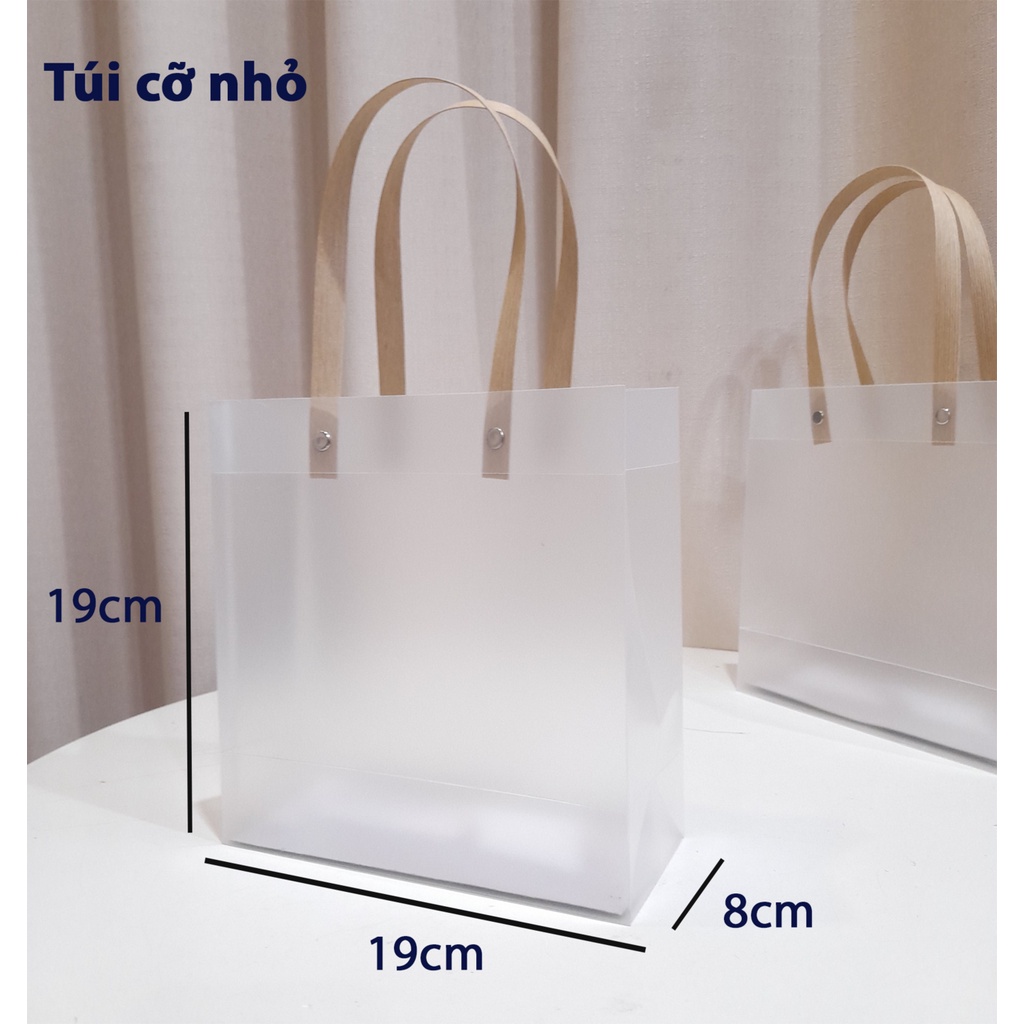 Túi đựng quà trong suốt loại nhám chất liệu nhựa mềm, túi quà tặng độc đáo