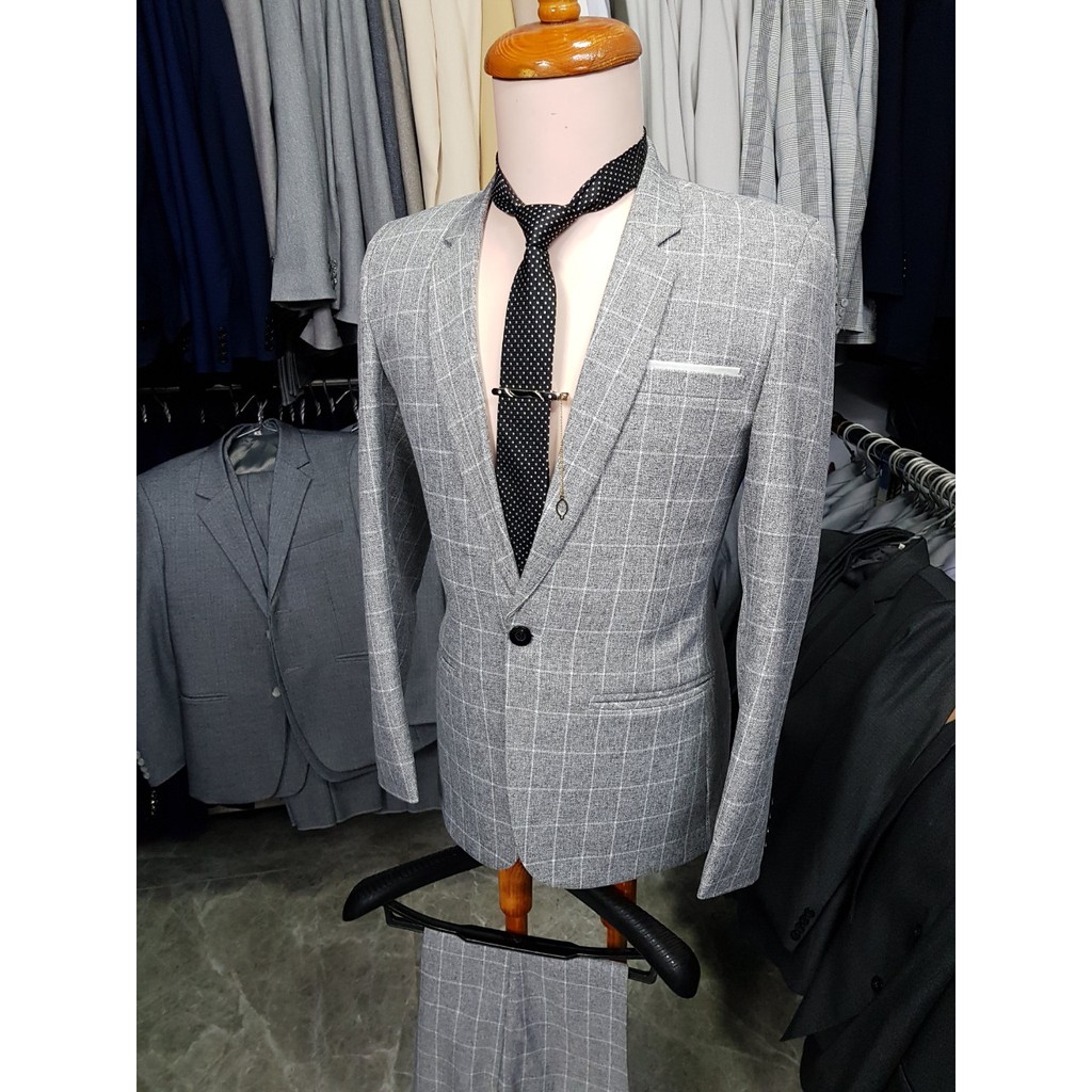Bộ vest nam ôm body tông xám sọc ca rô chất vải dày mịn + cà vạt chấm bi + kẹp
