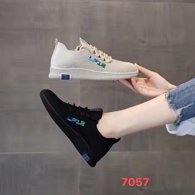 Giày thể thao nữ QC ❤️FREESHIP❤️ Giày sneakers thời trang buộc dây cao cấp phong cách Hàn Quốc đế cao su 7057