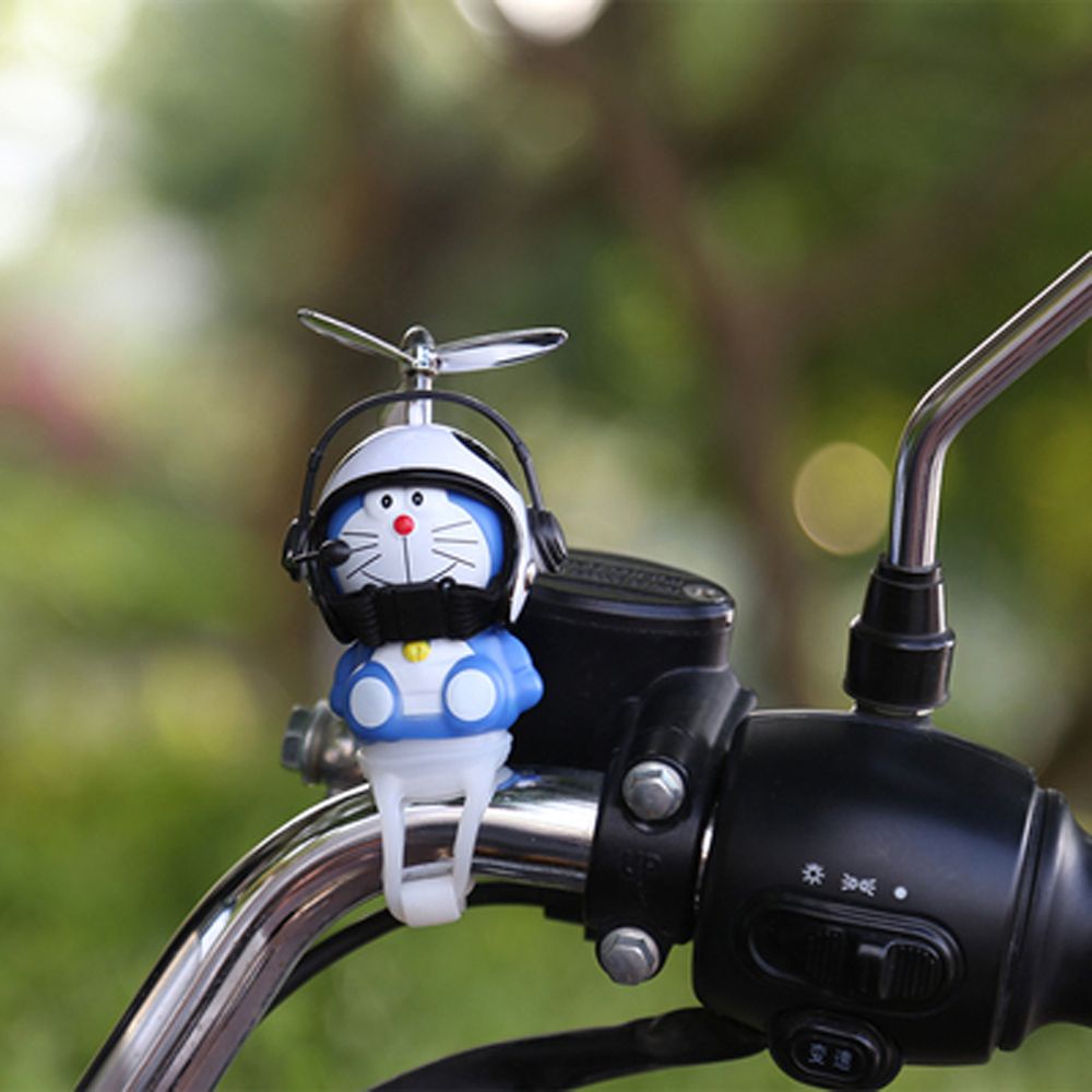 Mô hình đồ chơi Doraemon Pokon đội nón bảo hiểm có cánh quạt phát sáng trang trí xe đạp cho người lớn trẻ em