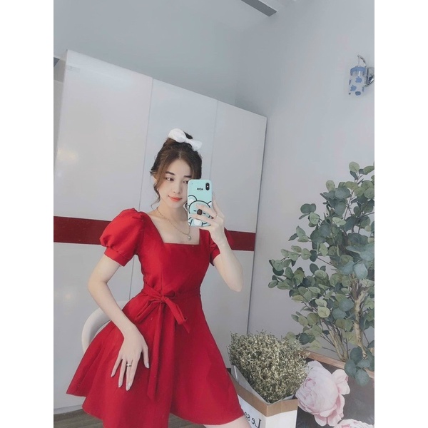 Đầm tay phồng cổ vuông có mút ngực, có túi Linh Htt