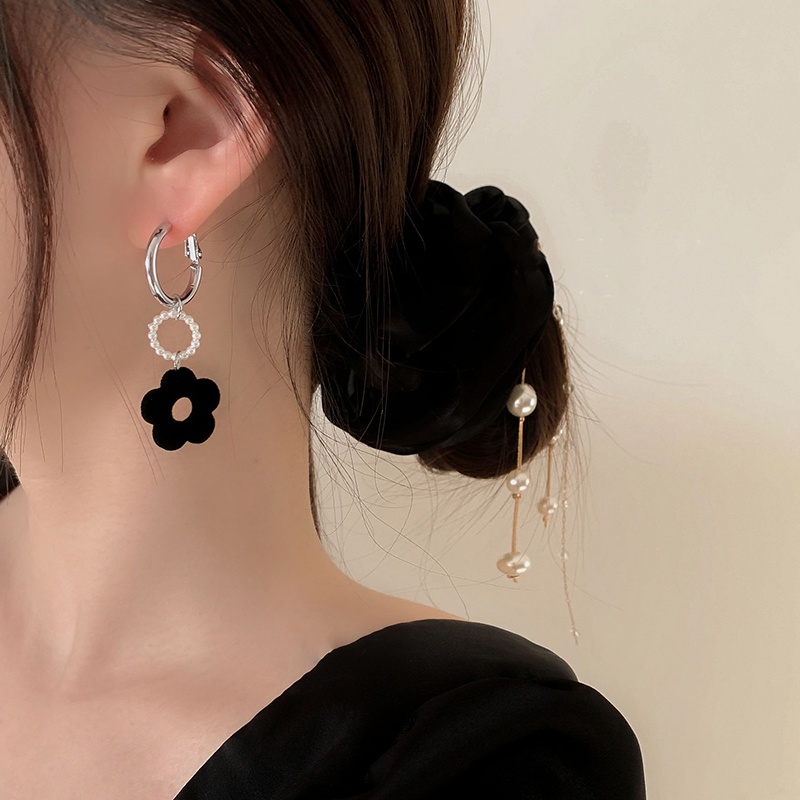 Khuyên tai dáng dài màu đen độc đáo thời trang thu đông