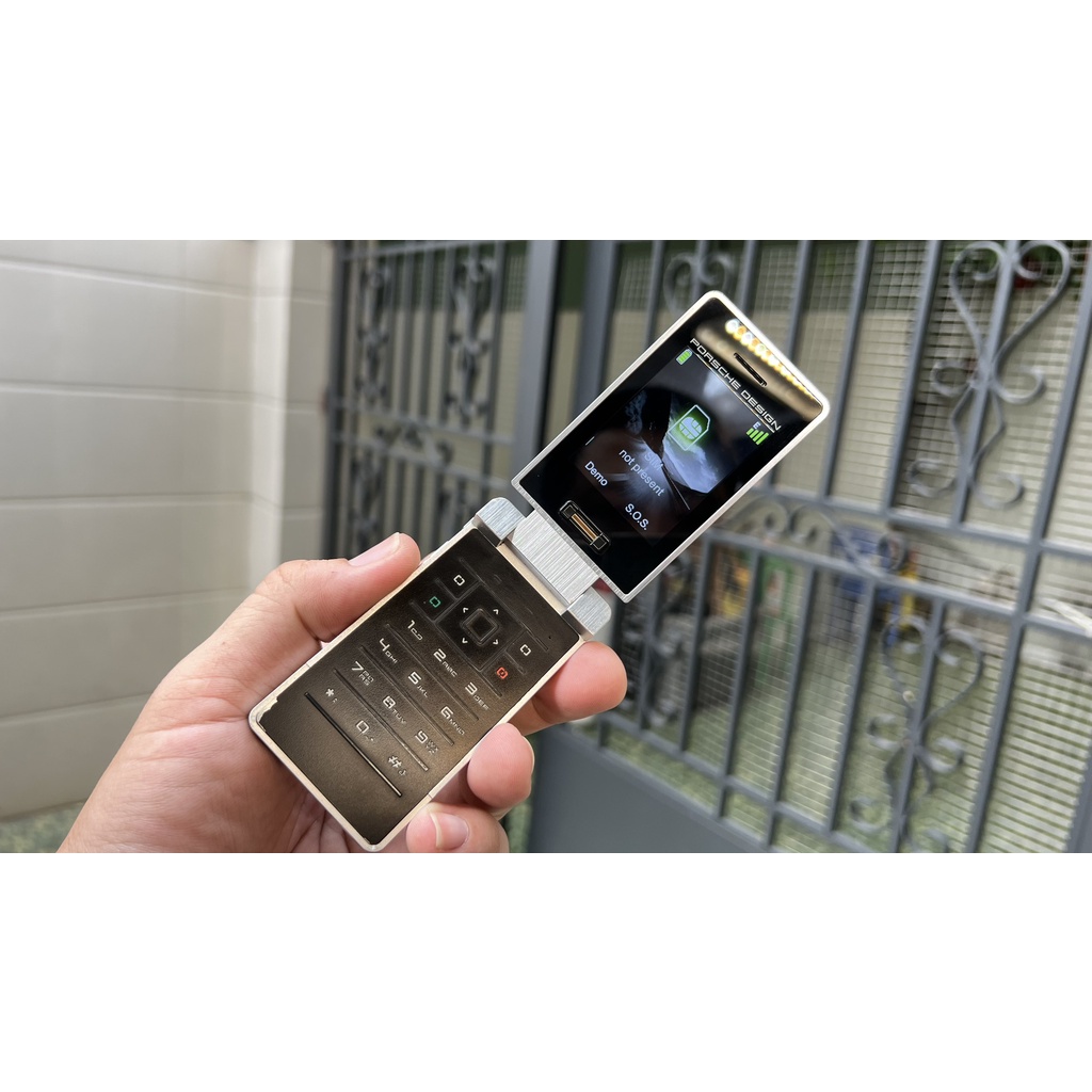 Điện thoại porsche design p9521 chính hãng