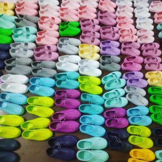 Giày nhựa Native cho bé siêu nhẹ siêu bền