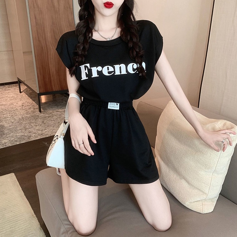 Bộ áo thun tay ngắn + quần short IELGY ống rộng thời trang dành cho nữ